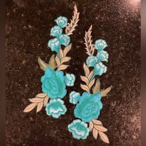 Floral heat set Appliqué AQUA ROSES flowers vine rose EMBROIDERED Pair set of 2